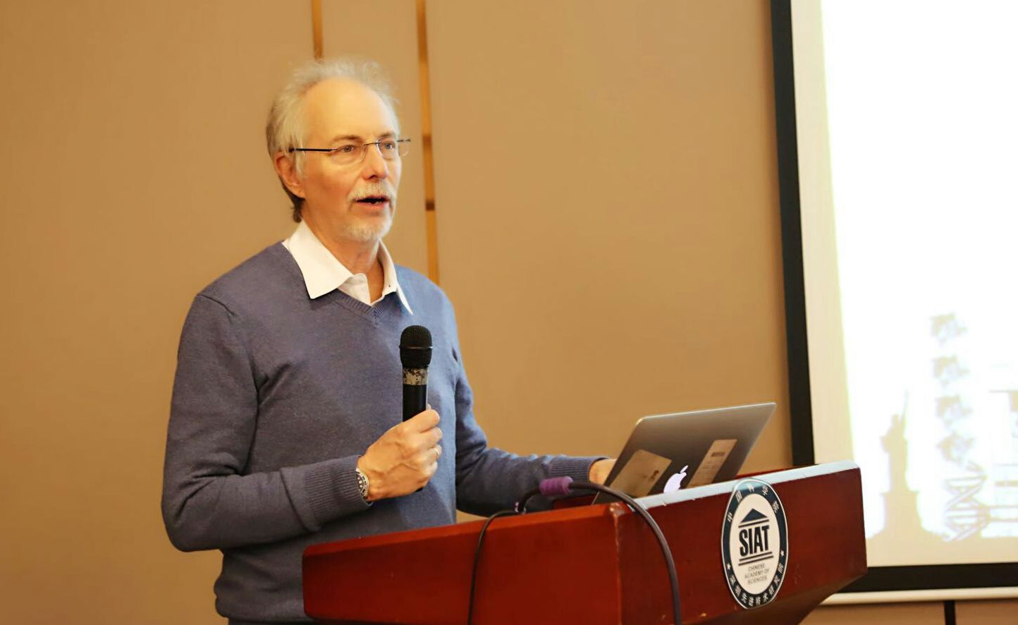 20180201Jef Boeke院士作报告.jpg