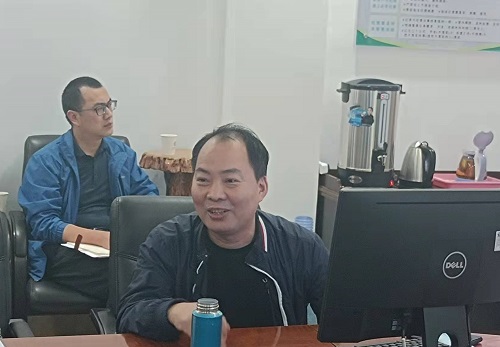 4.朱汉斌作培训讲课.jpg